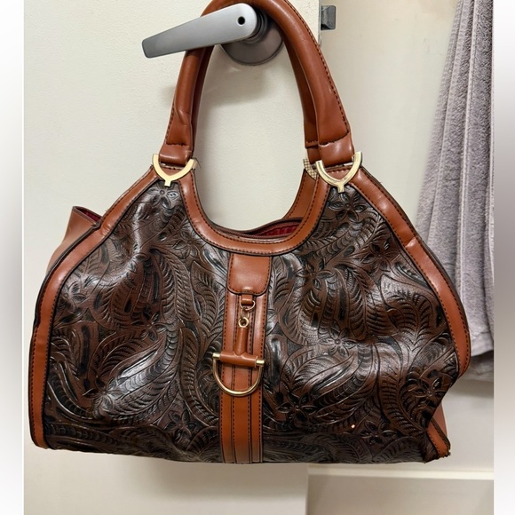 Boho chic embossed leather Top Handle Bag in shades of brown with gold hardware - Picture 15 of 16